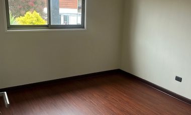 ARRIENDO CASA EN SECTOR PONIENTE