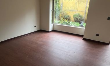 ARRIENDO CASA EN SECTOR PONIENTE