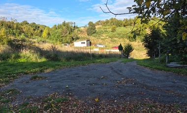 1 HA EN CHILOÉ, ISLA QUINCHAO, VISTA AL MAR, ORILLA Y CASA