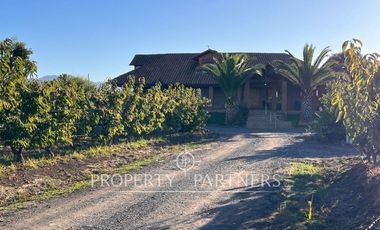 Espectacular parcela productiva con cerezos y casa en Teno