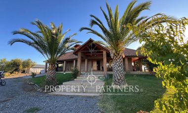 Espectacular parcela productiva con cerezos y casa en Teno