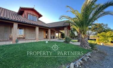 Espectacular parcela productiva con cerezos y casa en Teno