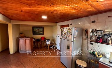 Espectacular parcela productiva con cerezos y casa en Teno