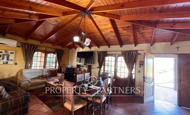 Espectacular parcela productiva con cerezos y casa en Teno