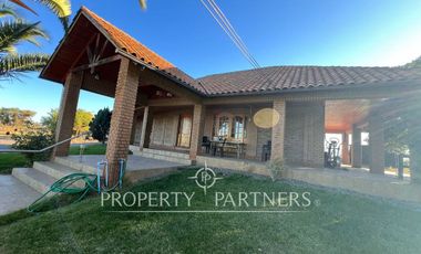 Espectacular parcela productiva con cerezos y casa en Teno