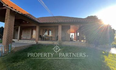 Espectacular parcela productiva con cerezos y casa en Teno