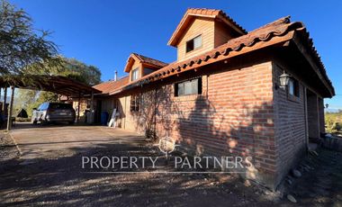 Espectacular parcela productiva con cerezos y casa en Teno