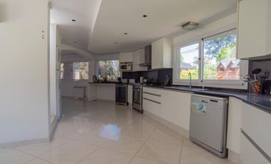 Venta Casa Country San Diego- 6 Amb Quincho Pileta