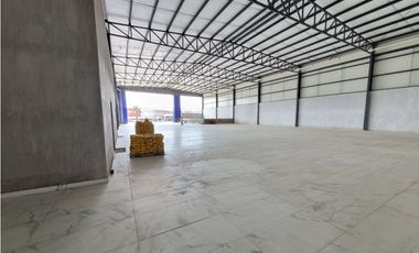 LOCAL 2 NIVELES 1250 M2 ESTACIONAMIENTO BLVD LAZARO C. SAHUAYO MICH