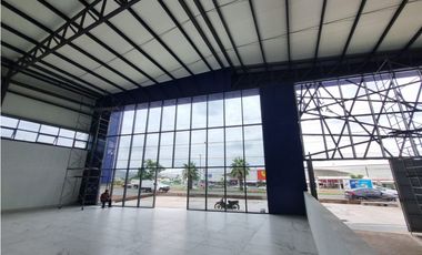 LOCAL 2 NIVELES 1250 M2 ESTACIONAMIENTO BLVD LAZARO C. SAHUAYO MICH