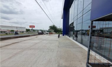 LOCAL 2 NIVELES 1250 M2 ESTACIONAMIENTO BLVD LAZARO C. SAHUAYO MICH