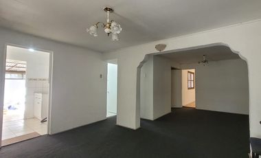 SE VENDE AMPLIA CASA EN MACUL