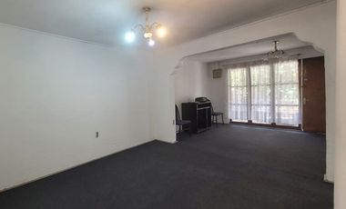 SE VENDE AMPLIA CASA EN MACUL