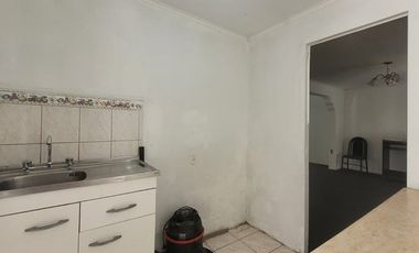 SE VENDE AMPLIA CASA EN MACUL