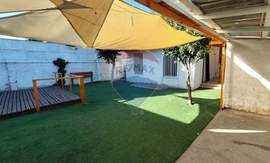 ESPACIOSA Y ACOGEDORA CASA EN ARRIENDO