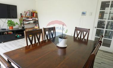 Renovada casa con piscina, cuadras metro el Parrón