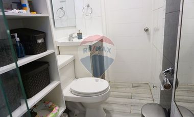 Renovada casa con piscina, cuadras metro el Parrón