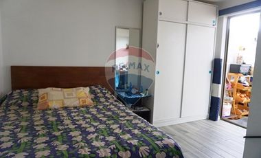 Renovada casa con piscina, cuadras metro el Parrón