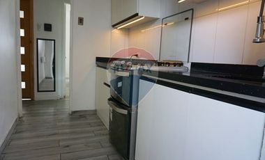 Renovada casa con piscina, cuadras metro el Parrón