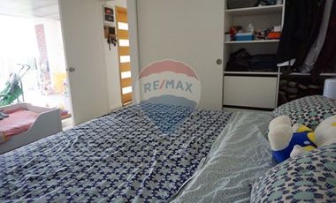 Renovada casa con piscina, cuadras metro el Parrón