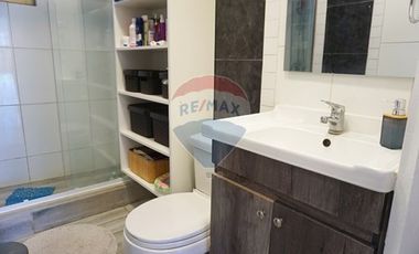 Renovada casa con piscina, cuadras metro el Parrón