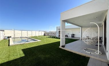 Casa en Arriendo en COLEGIO PEDREGALES, PIEDRA ROJA, CHICUREO