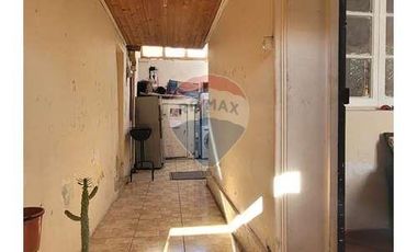 SE VENDE AMPLIA CASA ESQUINA EN SAN MIGUEL