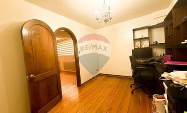 Casa amplia con piscina en Providencia