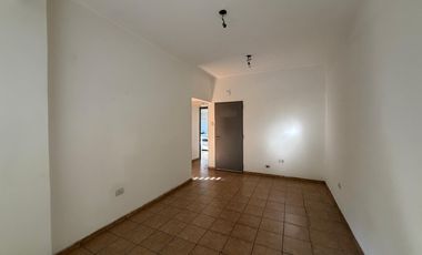 DEPARTAMENTO 2 AMBIENTES AL FRENTE CON BALCON