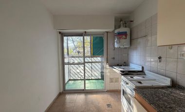 DEPARTAMENTO 2 AMBIENTES AL FRENTE CON BALCON