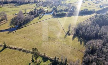 PRECIOSO CAMPO DE 11HA CON RIO Y LAGUNA, SECTOR COÑICO