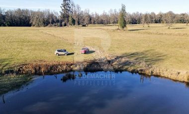 PRECIOSO CAMPO DE 11HA CON RIO Y LAGUNA, SECTOR COÑICO