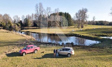 PRECIOSO CAMPO DE 11HA CON RIO Y LAGUNA, SECTOR COÑICO