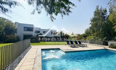 VENTA CASA MEDITERRANEA 5 DORMITORIOS PIEDRA ROJA CHICUREO