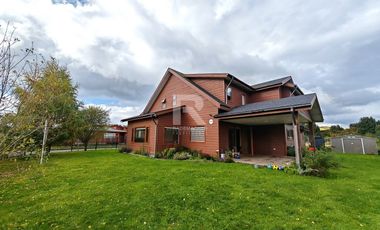 GRAN CASA EN RENTA EN LOTEO CENTENARIO