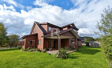 GRAN CASA EN RENTA EN LOTEO CENTENARIO