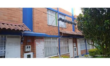 se vende casa en conjunto zapam