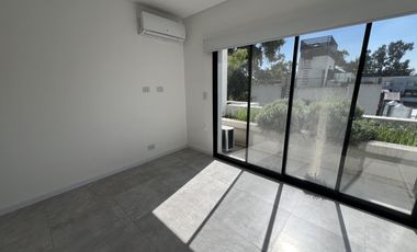 Duplex dos ambientes impecable con aires y cortinas Sotavento Canning