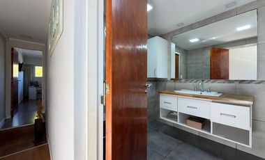 VENTA CASA 4 AMB. C/ GARAJE, QUINCHO Y PARRILLA BARRIO BOSQUE GRANDE