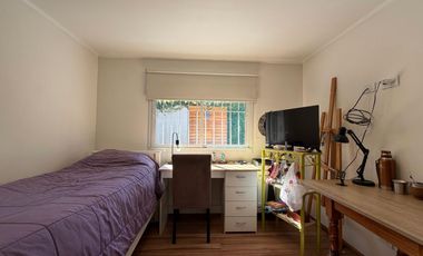 VENTA CASA 4 AMB. C/ GARAJE, QUINCHO Y PARRILLA BARRIO BOSQUE GRANDE
