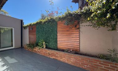 VENTA CASA 4 AMB. C/ GARAJE, QUINCHO Y PARRILLA BARRIO BOSQUE GRANDE