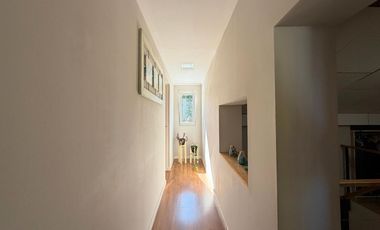 VENTA CASA 4 AMB. C/ GARAJE, QUINCHO Y PARRILLA BARRIO BOSQUE GRANDE