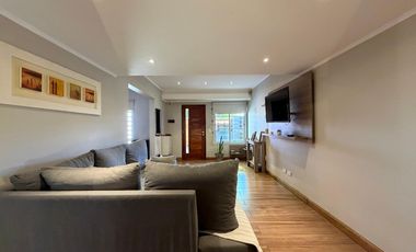 VENTA CASA 4 AMB. C/ GARAJE, QUINCHO Y PARRILLA BARRIO BOSQUE GRANDE