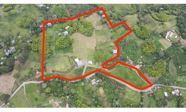 VENTA DE FINCA EN FILANDIA, QUINDO, COLOMBIA
