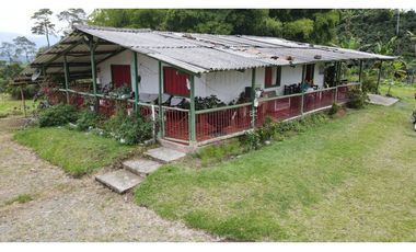VENTA DE FINCA EN FILANDIA, QUINDO, COLOMBIA
