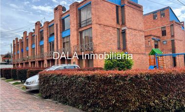 SE VENDE CASA EN EL SECTOR RIO FRIO CHIA