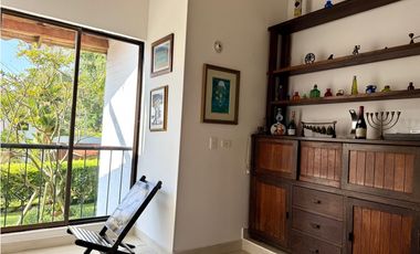 CASA CAMPESTRE EN UNIDAD CON VISTA A LOS CAMPOS DEL CLUB FARALLONES