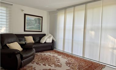 CASA CAMPESTRE EN UNIDAD CON VISTA A LOS CAMPOS DEL CLUB FARALLONES
