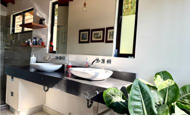 CASA CAMPESTRE EN UNIDAD CON VISTA A LOS CAMPOS DEL CLUB FARALLONES