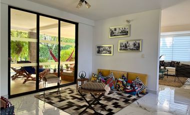 CASA CAMPESTRE EN UNIDAD CON VISTA A LOS CAMPOS DEL CLUB FARALLONES